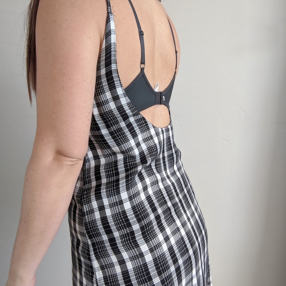 FINAL SALE 🌿HURLEY PLAID DRESS🌿 - Picture 4 of 5